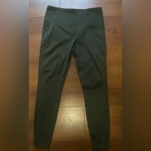 Women’s leggings with pockets